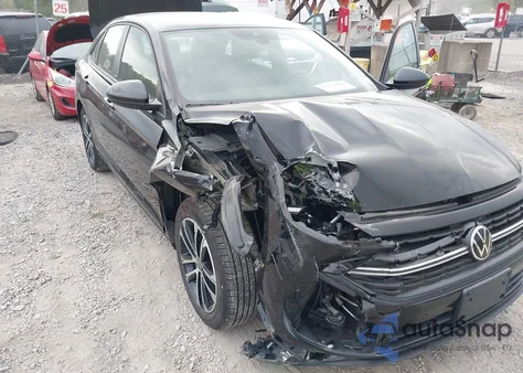 2023 Volkswagen Jetta 1.5T Sport z USA, uszkodzony, nr VIN 3VWBM7BU3PM006076